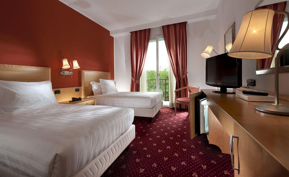 Sheraton Milano Malpensa Airport Hotel Ferno Exterior foto